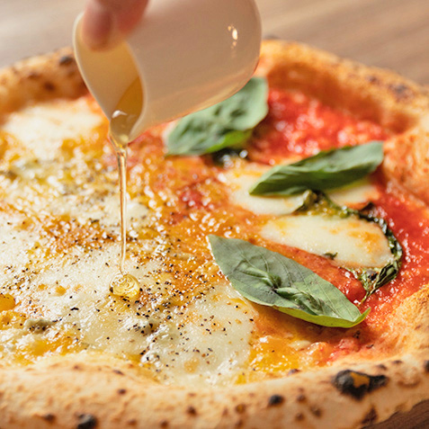 窯焼きピッツァ